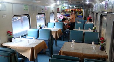 Thailand-train-restaurant-c